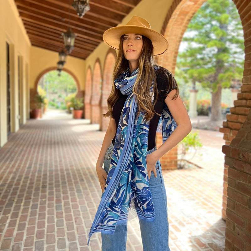 Humble Hilo Arizona Vector Art Scarf