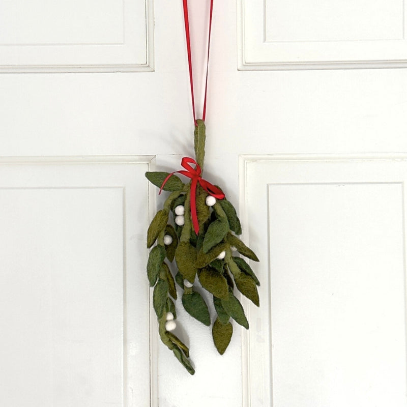 Humble Hilo Handmade Felt Mistletoe